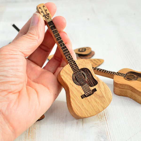 ⏰ÚLTIMO DIA COM 49% DE DESCONTO🎁 - Estojo de Palhetas de Madeira para Violão Acústico🎸