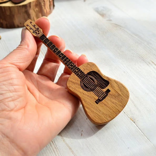 ⏰ÚLTIMO DIA COM 49% DE DESCONTO🎁 - Estojo de Palhetas de Madeira para Violão Acústico🎸